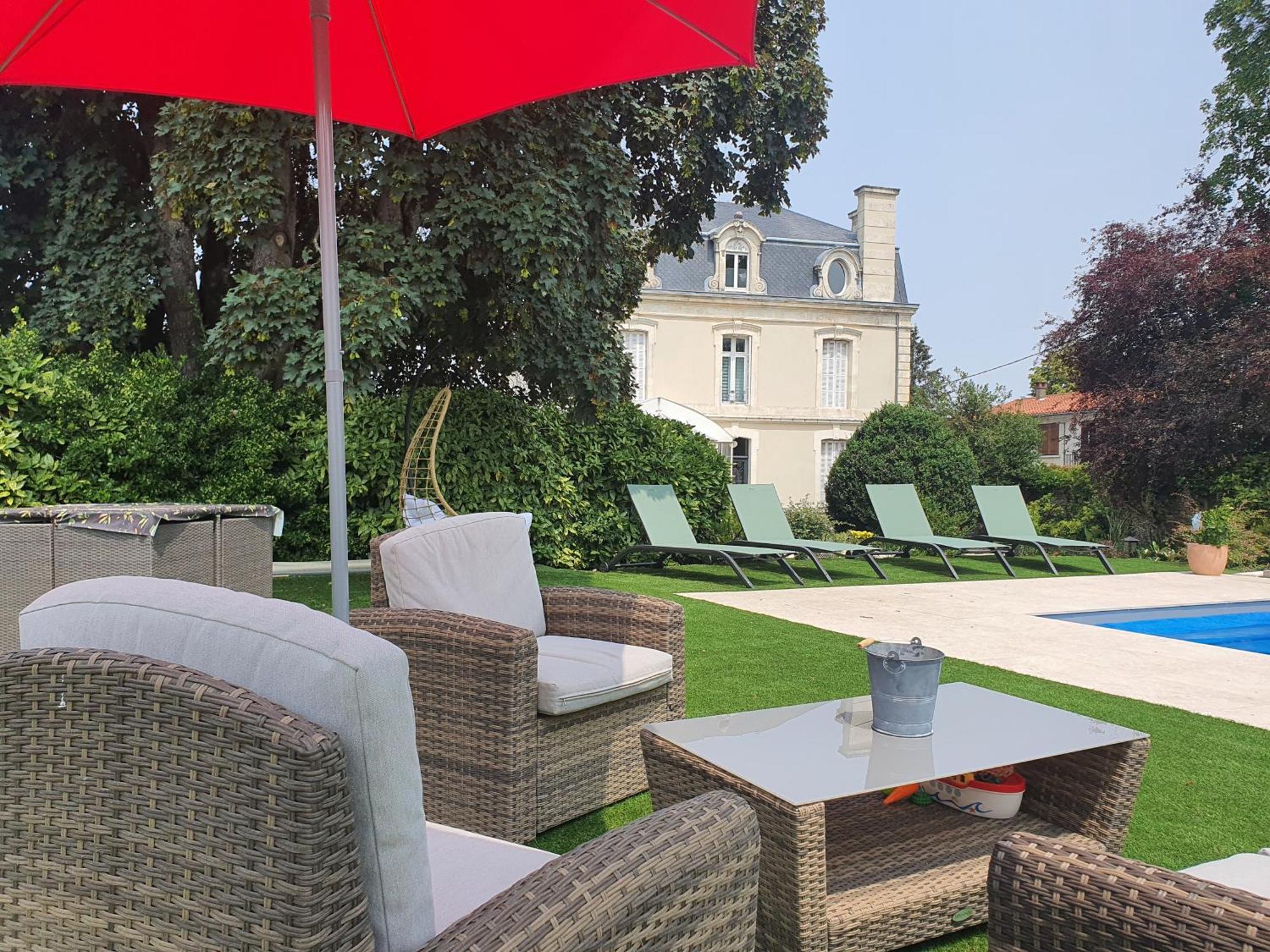 Les 5 Escales Bed and Breakfast Parthenay Exteriör bild