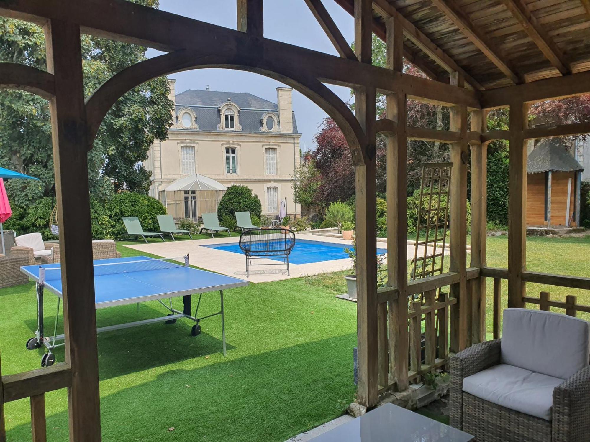 Les 5 Escales Bed and Breakfast Parthenay Exteriör bild
